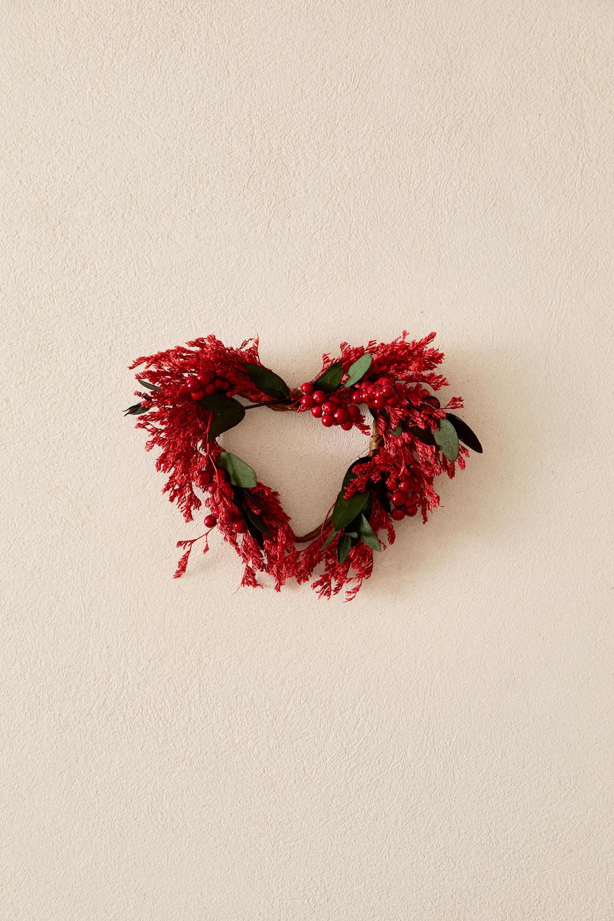 SET OF CHRISTMAS HEART LEAF NAPKIN RINGS (SET OF 4)